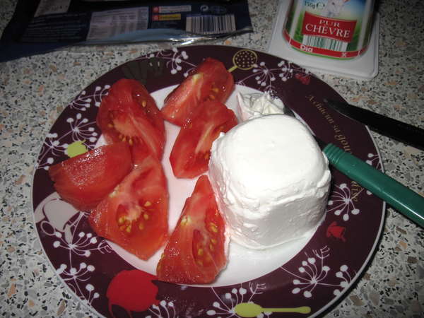 fichier 20120901_1909_quiche_saumon_chevre_tomate_peler_couper_la_tomate-0.jpg