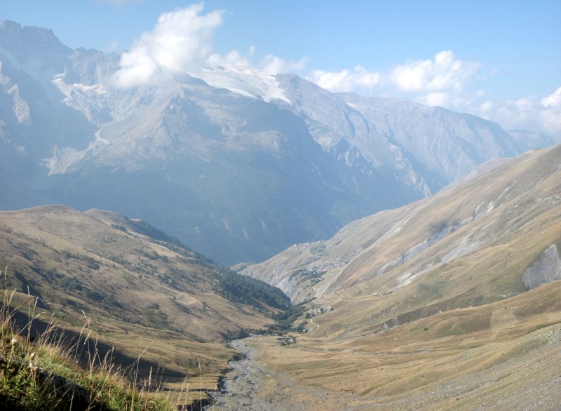 image 20120909_1137_001rando_lac_goleon_vue_la_meije_pano06-g.jpg