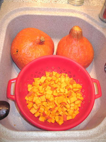 fichier 20121113_1935_soupe_potimarron_un_potimarron_decoupe_en_petits_cubes-0.jpg