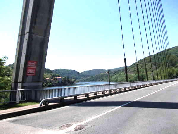 fichier 20130526_1255_003d3_route_apres_unieux_pont_du_pertuiset_sur_la_loire-0.jpg
