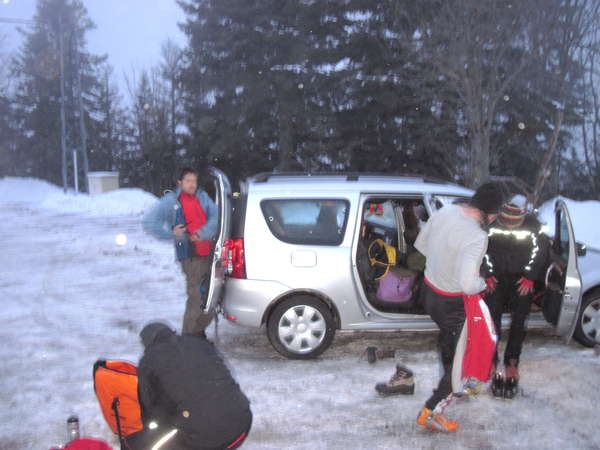 fichier 20130124_1754_002ski_de_fond_les_allieres_nocturne_parking_depart-0.jpg