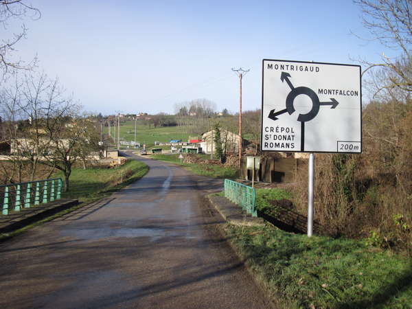 fichier 20121219_1058_001d228_route_panneau_avant_montrigaud-0.jpg