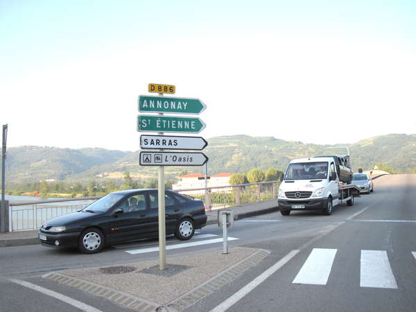fichier 20120908_0931_001d886_route_saint_vallier_panneau_direction_sarras-0.jpg
