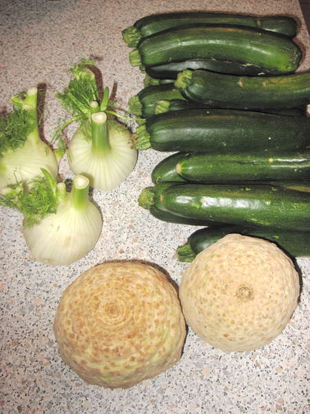 fichier 20130326_1932_003soupe_courgettes_celeri_fenouil_ingredients-0.jpg