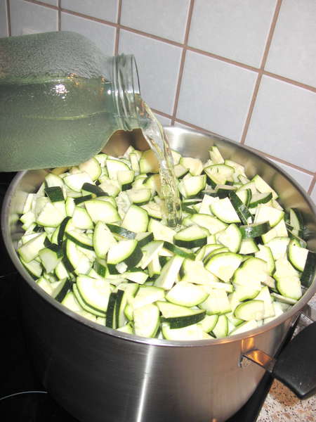fichier 20130327_2014_002soupe_courgettes_celeri_fenouil_ajouter_eau_de_cuison-0.jpg