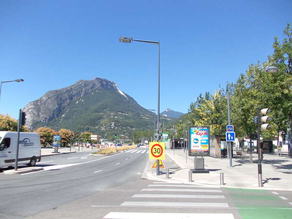 fichier 20120814_1518_pc_route_grenoble_depart_place_de_sfax-0.jpg