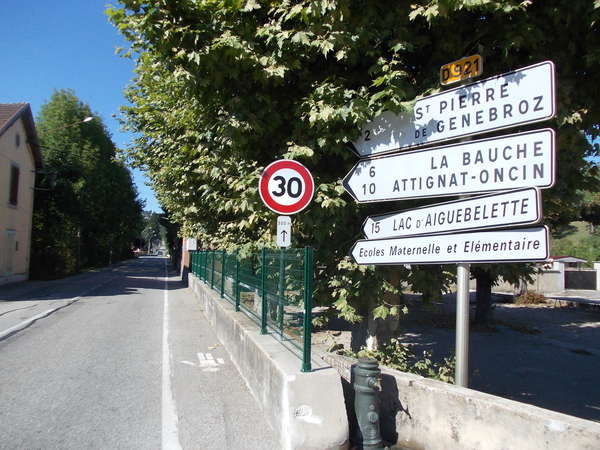 fichier 20120814_1704_d921_route_les_echelles_panneau-0.jpg