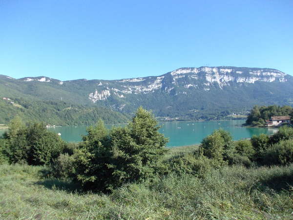fichier 20120814_1753_d921_route_saint_alban_de_montbel_vue_lac_aiguebelette-0.jpg
