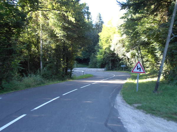 fichier 20120814_1822_001d921_route_descente_dans_foret-0.jpg