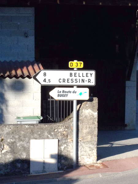 fichier 20120814_1929_005d37_route_massignieu_de_rives_panneau-0.jpg