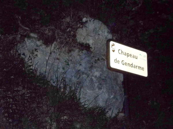 fichier 20120815_0426_d436_route_chapeau_de_gendarme_panneau-0.jpg