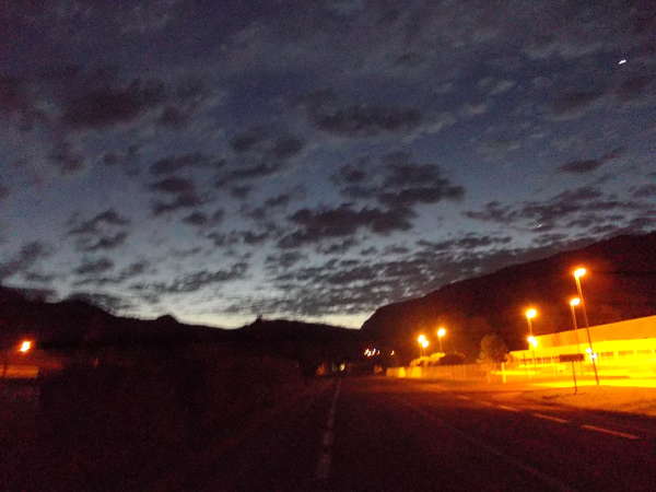 fichier 20120815_0541_d436_route_lever_du_jour-0.jpg