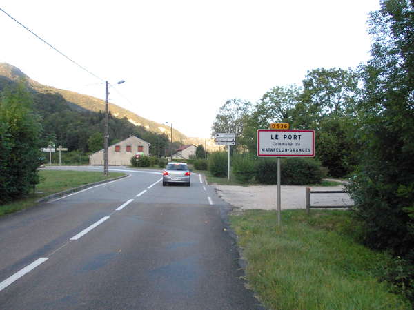fichier 20120815_0715_d936_route_le_port_panneau-0.jpg