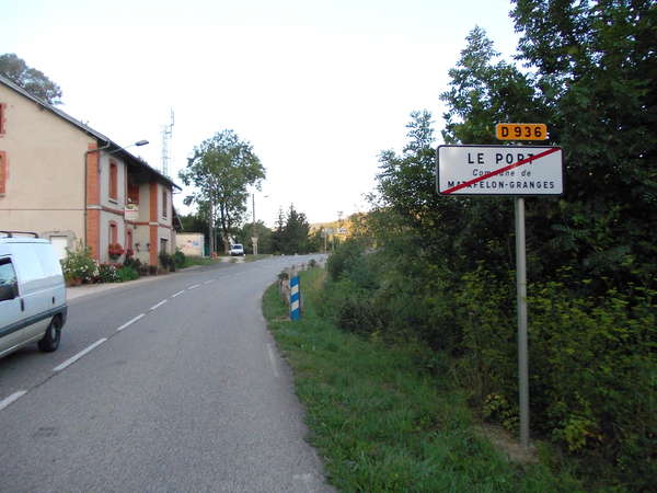 fichier 20120815_0717_002d936_route_le_port_panneau_fin-0.jpg