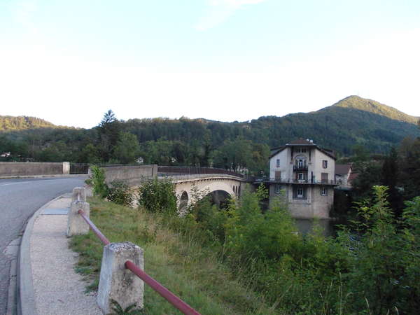 fichier 20120815_0717_003d936_route_pont_sur_ain-0.jpg