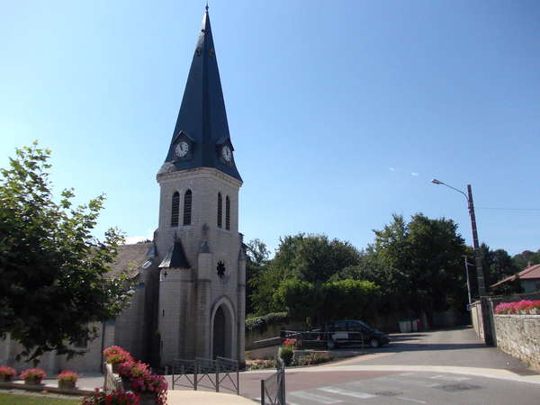 fichier 20120815_1056_d1084_route_neuville_sur_ain_eglise_descente-0.jpg