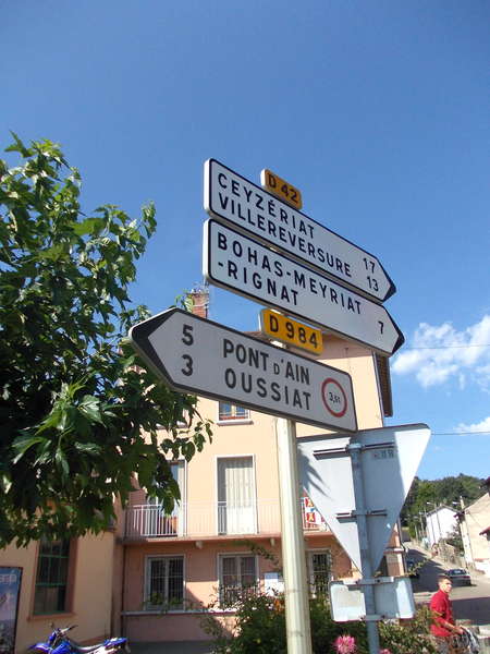 fichier 20120815_1101_001d1084_route_neuville_sur_ain_panneau-0.jpg