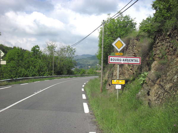 fichier 20130526_1037_001d1082_route_bourg_argental_panneau-0.jpg
