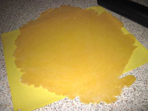 fichier 20130824_1756_001recette_flan_mirabelles_etendre_la_pate_au_rouleau-0.jpg