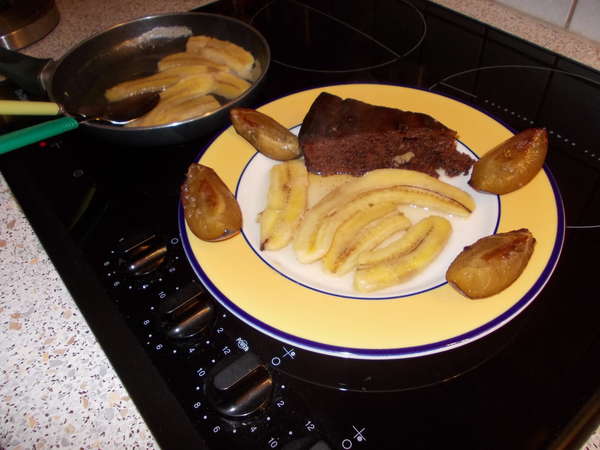 fichier 20131008_2138_001recette_bananes_flambees_presentation_avec_gateau_chocolat-0.jpg