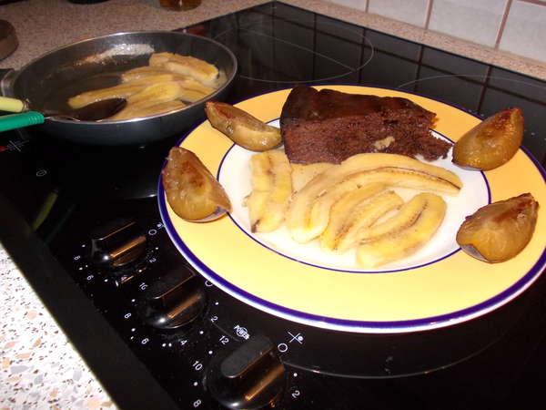 fichier 20131008_2138_002recette_bananes_flambees_presentation_avec_gateau_chocolat-0.jpg