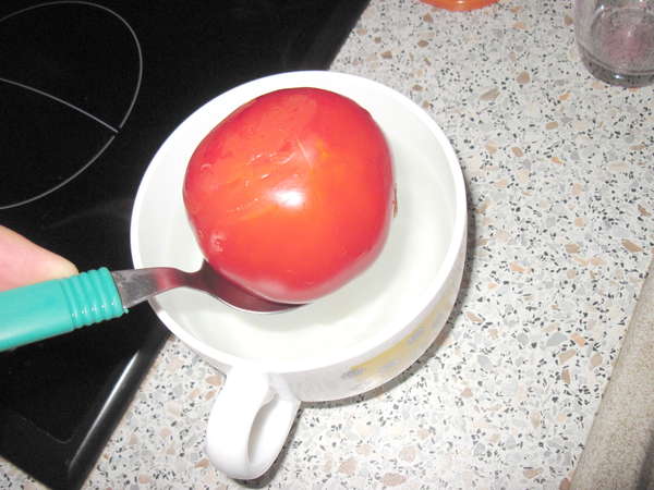 fichier 20131013_1540_recette_tarte_tomme_de_savoie_retirer_tomate_eau_bouillante-0.jpg