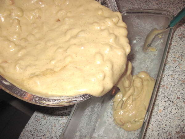 fichier 20131226_2054_002recette_pain_epices_verser_dans_moule-0.jpg