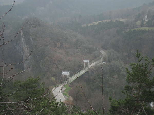 fichier 0310_20130407_1105_001d34_route_vue_pont_de_brion_sur_ebron-0.jpg