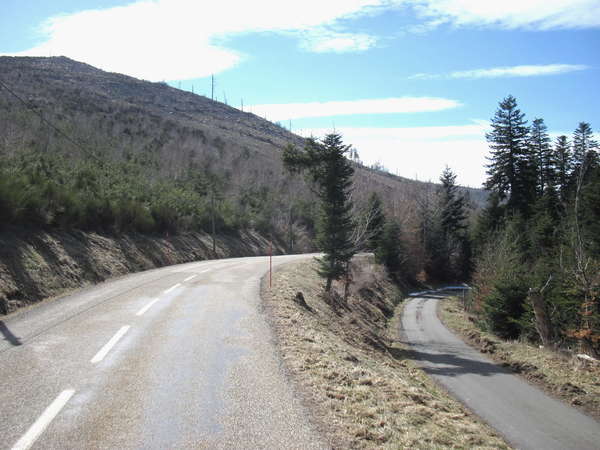 fichier 0410_20130316_1155_002d236_route_apres_col_fau-0.jpg