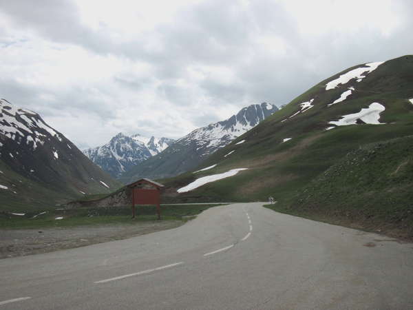 fichier 0720_20130615_1525_002d926_route_debut_descente-0.jpg