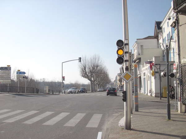 fichier 20140308_1543_d93_route_crest_feu_tricolore-0.jpg