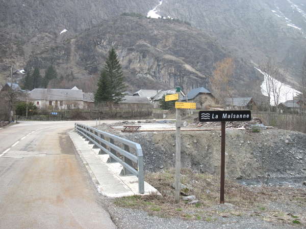 fichier 20130407_1624_002d526_route_pont_sur_la_malsanne-0.jpg