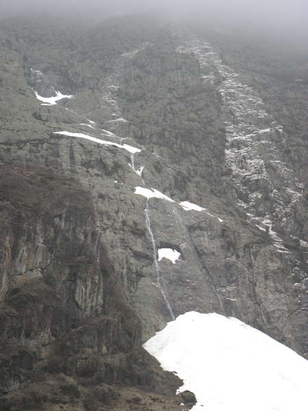 fichier 20130407_1627_003d526_route_cascade_neige-0.jpg