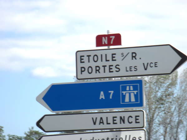 fichier 20120915_1609_100n7_route_panneau_a_droite-0.jpg