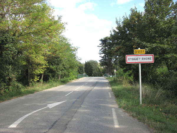 fichier 20120915_1617_001d111a_route_etoile_sur_rhone_panneau-0.jpg