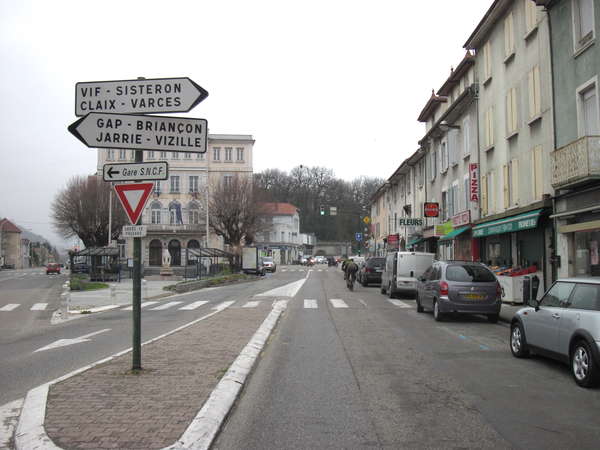 fichier 20130407_0848_001d1075_route_pont_de_claix-0.jpg