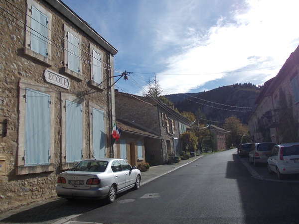 fichier 20131018_1523_002d946_route_montfroc_ecole-0.jpg