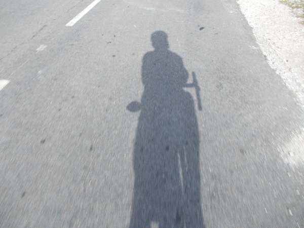 fichier 20131019_1027_d70_route_ombre_jpb-0.jpg