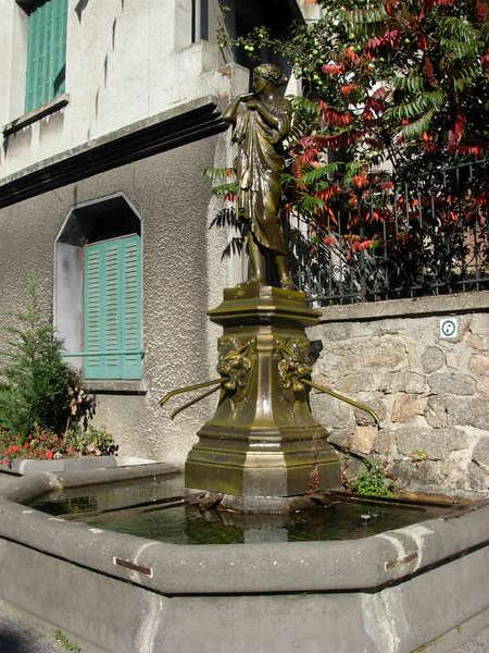 fichier 20111006_1101_001d589_route_saugues_fontaine-0.jpg