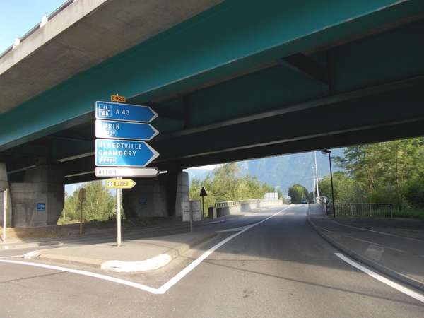 fichier 20120602_0737_001d925_route_aiton_pont_sous_autoroute-0.jpg