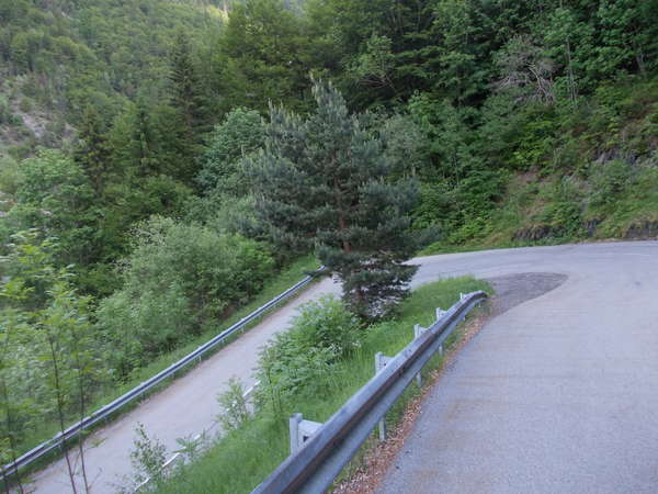 fichier 20120602_1836_d526_route_virage_derriere-0.jpg