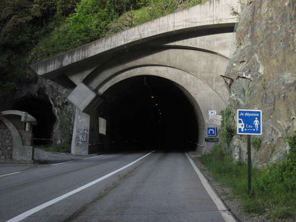 fichier 20140607_0716_001d1091_route_tunnel_des_comeres_400m-0.jpg