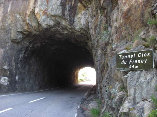 fichier 20140607_0749_001d1091_route_tunnel_clos_freney_44m-0.jpg