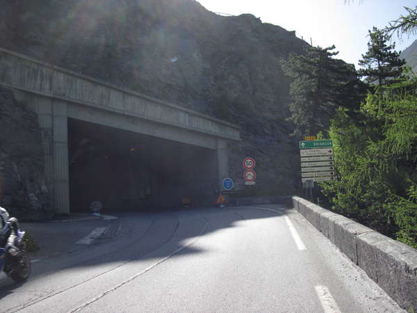 fichier 20140607_0936_001d1091_route_tunnel_du_serre_du_coin-0.jpg
