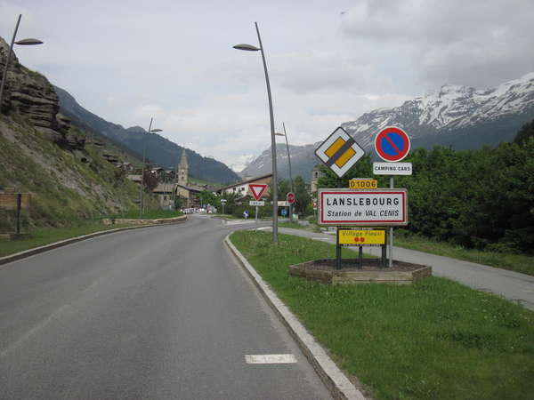 fichier 20140607_1647_001d1006_route_lanslebourg_panneau-0.jpg