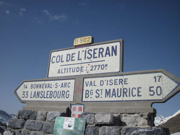 fichier 20140608_0851_001d902_route_col_iseran_panneau-0.jpg
