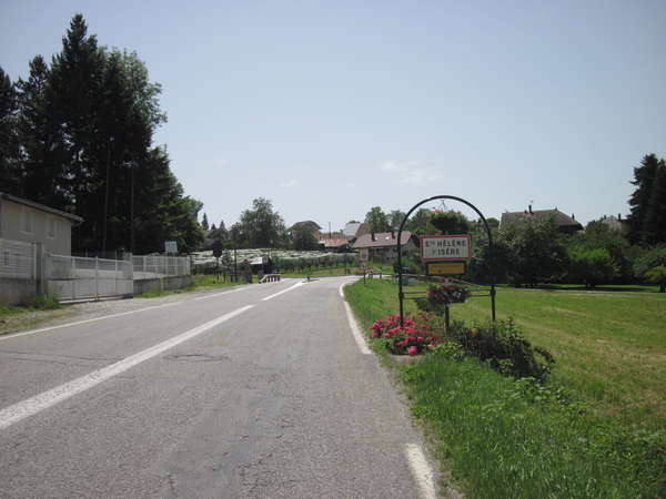 fichier 20140608_1442_001d925_route_sainte_helene_sur_isere_panneau-0.jpg