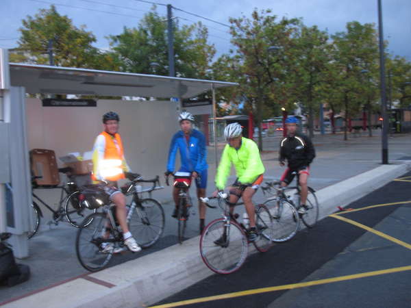 fichier 050_20140920_0713_brm_200k_place_de_sfax_depart_groupe3-0.jpg