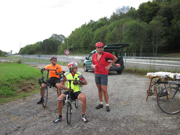 fichier 101_20140920_1035_001brm_200k_d520_route_col_de_rossatiere_controle_christophe_lorgeou_christian_bacquet_laurent_goiffon-0.jpg