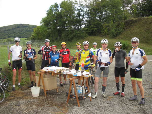 fichier 111_20140920_1012_brm_200k_d520_route_col_de_rossatiere_controle_gauthier_carte_conrad_lelubre_jean-michel_rigaudon_frederic_darre_marcel_flaux_alexandre_lagrange_eric_viret_max_dumez-0.jpg